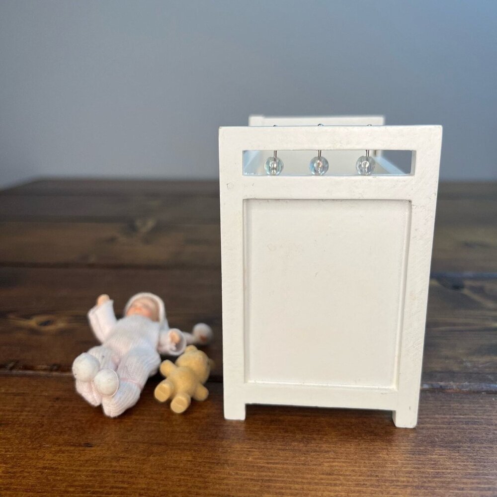 Vintage Miniature Crib Dollhouse White Wooden with Baby & Teddy Bear - Picture 2 of 11